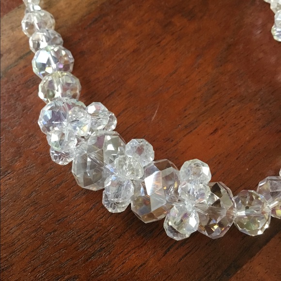 Clear crystal necklace with earrings - Picture 2 of 3